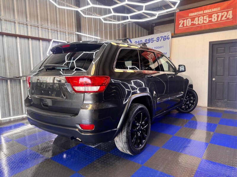 jeep grand cherokee 2011 1J4RS4GG7BC715932 image jeep grand cherokee 2011 1J4RS4GG7BC715932 image